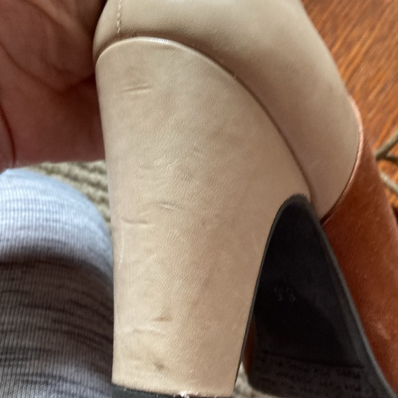 MIZ MOOZ FRANKLIN healed lace up bootie. Two tone leather. Size 6.5. - Picture 10 of 12